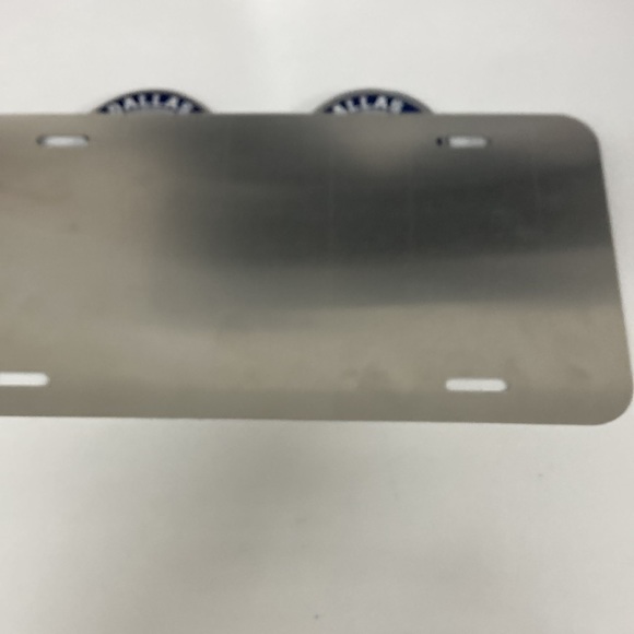 Dallas Cowboy’s License Plate With Cup Holder Inserts - Picture 3 of 3